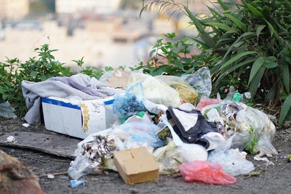 Ngay sau khi những hình ảnh này đăng tải ngay lập tức thu hút sự quan tâm củaCĐM. Rất nhiều ý kiến bày tỏ sự bức xúc với hành động thiếu ý thức của nhóm phượt thủ nói trên.