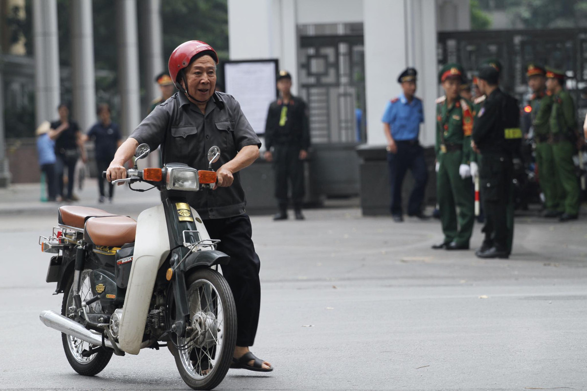 Sáng ngày 7/10, lễ truy điệu Nguyên Tổng Bí thư Đỗ Mười sẽ được cử hành tại nhà tang lễ số 5 Trần Thánh Tông, sau đó linh cữu sẽ được an táng tại quê nhà xã Đông Mỹ - huyện Thanh Trì - Hà Nội.