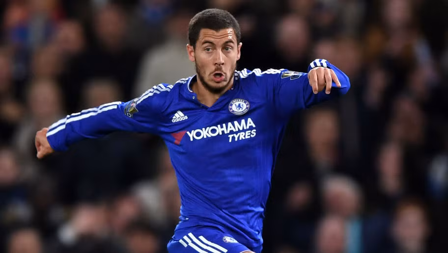 Từ vị thế của một nhà vô địch và là cầu thủ xuất sắc nhất năm do PFA bình chọn, Eden Hazard tụt dốc không phanh và thường xuyên phải ngồi dự bị vì chấn thương, ngay cả khi trở lại sân thì việc ghi bàn hay có những màn trình diễn ấn tượng như mùa bóng 2014/15 cũng trở nên quá xa xỉ đối với cầu thủ người Bỉ.