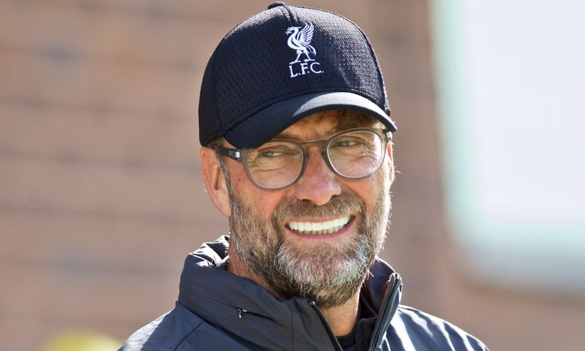 Tờ Mirror trích nguồn tin từ Liverpool cho biết, CLB này đã lo việc không thể giữ HLV Jurgen Klopp lâu dài, dù ông còn 3 năm trong hợp đồng.