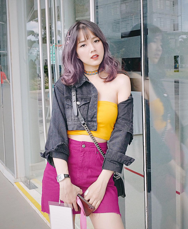 Ngoài công việc chính là mẫu ảnh, gương mặt đại diện, Kiều Trinh không ít lần thử sức với vai trò diễn viên. Cô từng góp mặt trong Em chưa 18 với vai diễn Phương Xù.