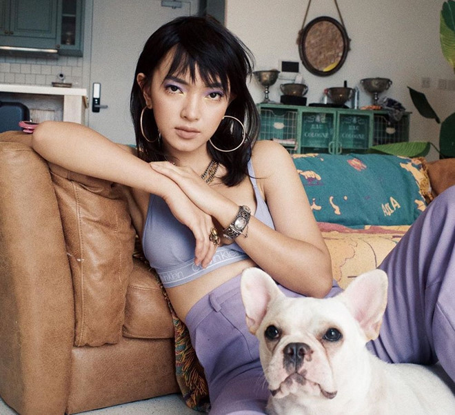 Từ đó đến nay, dân mạng vẫn hy vọng Châu Bùi sẽ trở lại và "lợi hại hơn" trên màn ảnh. Hiện tại, hot girl Hà thành đã chuyển hẳn vào TP.HCM sinh sống để tiện phát triển sự nghiệp.