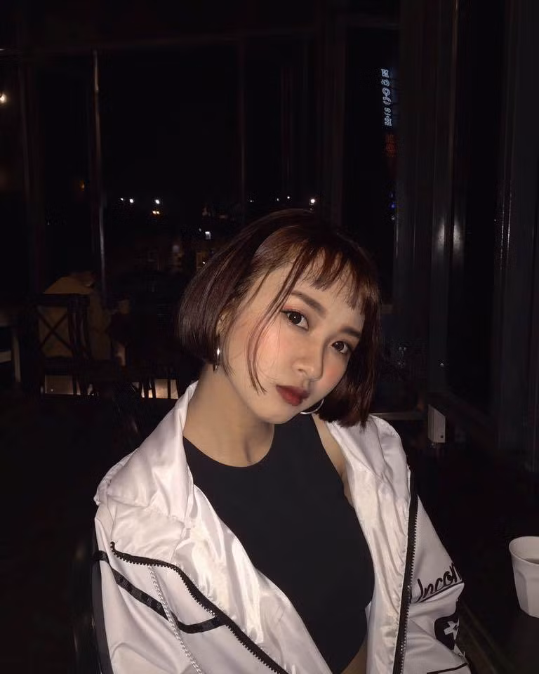 Gương mặt cá tính và phong cách thời trang cực ngầu, Yến Nhi hứa hẹn là một trong những người mẫu lookbook tài năng.