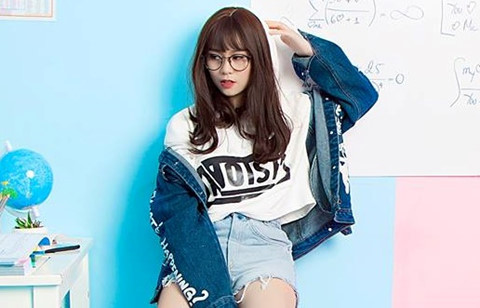 MisThy tên thật là Lê Thy Ngọc, một streamer với những bước đi vững chắc và có ảnh hưởng lớn tới cộng đồng game thủ nói chung và Liên Minh Huyền Thoại nói riêng.