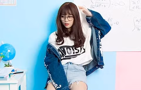 MisThy tên thật là Lê Thy Ngọc, một streamer với những bước đi vững chắc và có ảnh hưởng lớn tới cộng đồng game thủ nói chung và Liên Minh Huyền Thoại nói riêng.