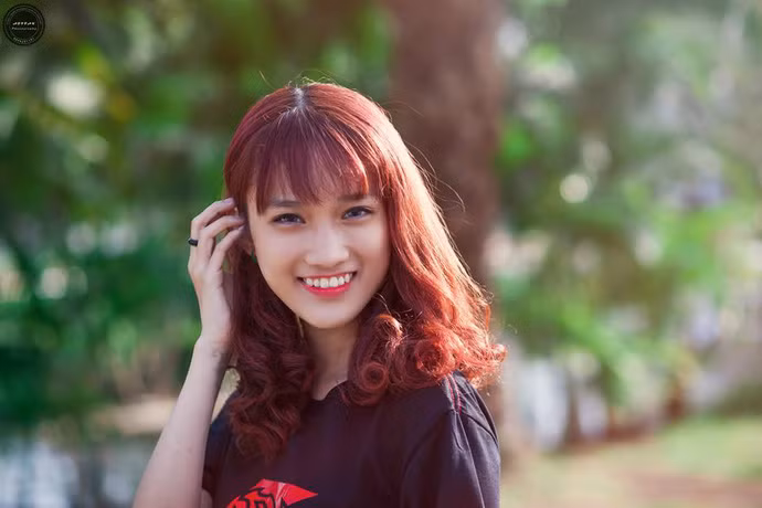 Mặc dù ở một mảnh đất xa xôi nhưng cô nàng vẫn một lòng hướng về quê nhà và cũng là một game thủ có tiếng trong làng game Việt