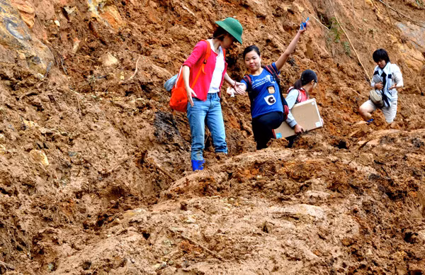 Dang long thay giao trom gao