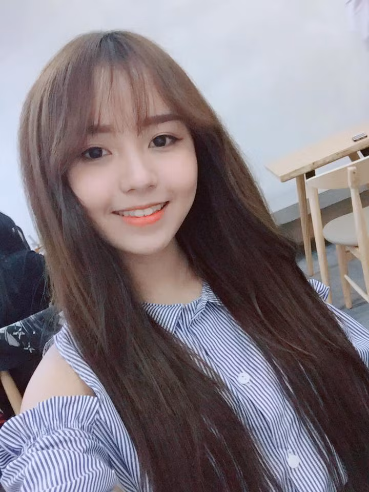 Mới đây, trên mạng xã hội những hình ảnh dễ thương của nữ sinh khoa IT Hồ Hạ đã được dân mạng chọn lọc và đăng tải thành một Album và được rất nhiều người đón nhận, yêu thích và đi kèm với đó là những lời khen có cánh.