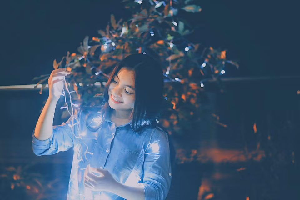 Cùng ngắm những hình ảnh xinh đẹp của cô bạn gái của Quang Hải - ngôi sao được kỳ vọng sẽ tỏa sáng tại VCK U20 World Cup 2017 tới trong đội hình của U20 Việt Nam. Ảnh trong bài: Facebook nhân vật.