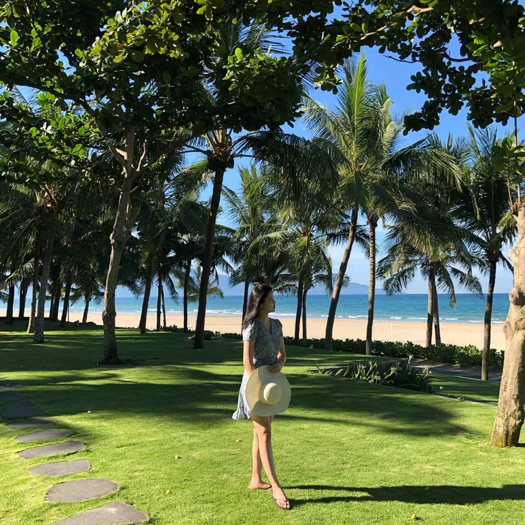 Hiện bài đăng của các fanpage về loạt ảnh của Soyee đều đạt được số like khủng từ 5-10 nghìn người.