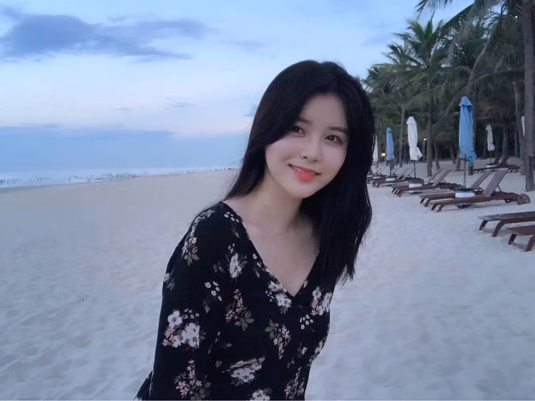 Soyee khoe ảnh ở bãi biển An Bàng trên trang cá nhân.