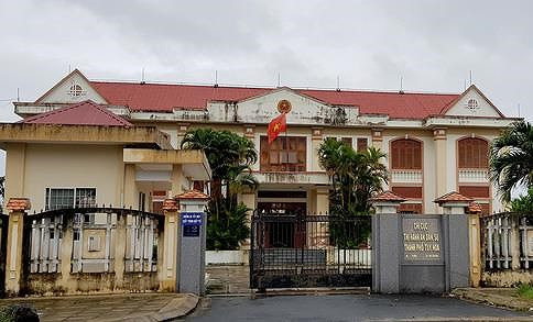 Chi cuc truong choi game, da ga trong gio lam viec bi ky luat the nao?