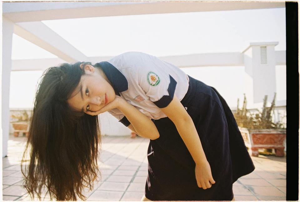 “Nu than dong phuc Viet” nhin mot lan vuong van mai khong nguoi