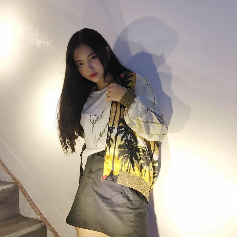 Sở hữu thân hình với số đo 3 vòng cực kì lý tưởng là 96-60-97, Ngọc Quỳnh chia sẻ thêm về bí quyết của mình: "Mình cũng không hay mặc đồ quá sexy và quyến rũ nên nói ra có lẽ mọi người sẽ không tin. Vì còn đang đi học nên mình cũng không muốn theo đuổi phong cách quá chững chạc".