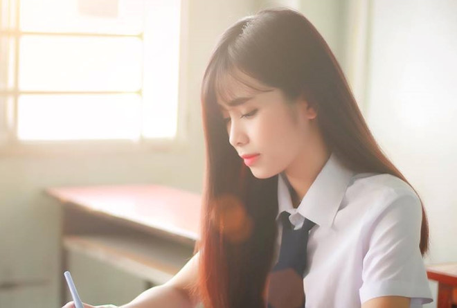 Dù trẻ tuổi, chiều cao không quá nổi trội 1,6 m nhưng Dung đã là gương mặt mẫu, quảng cáo cho khá nhiều thương hiệu lớn và không quá khi nhiều người gọi cô bạn này là "hot girl quảng cáo".