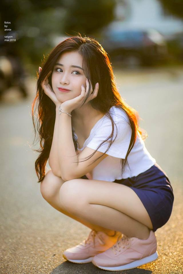 Nghỉ hè năm lớp 12, cô quyết định về Sài Gòn học để gần cha hơn. Hiện Phương Dung là sinh viên năm hai, ĐH Văn hóa Nghệ thuật Quân đội TP.HCM.