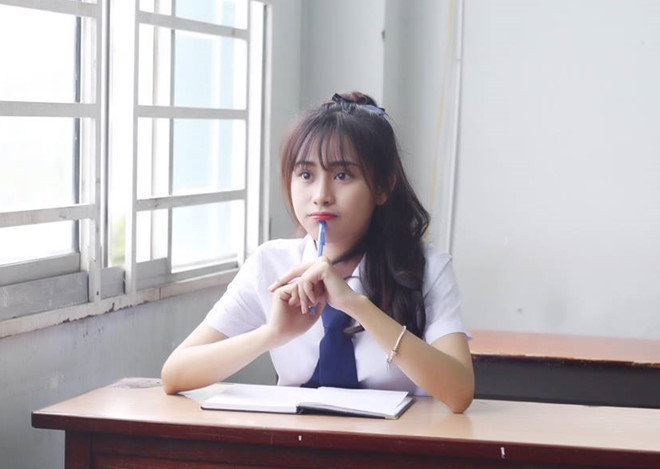 Phương Dung cho hay gia đình không theo nghệ thuật nhưng ai hát cũng hay. 9X lại có năng khiếu về múa từ bé. Hồi học cấp 2, cô luôn tự biên đạo và tham gia các giải thi tài năng về múa ở địa phương.