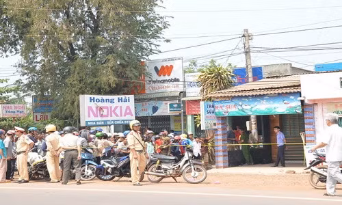 Chong khai nhan bop co vo chet roi tu tu