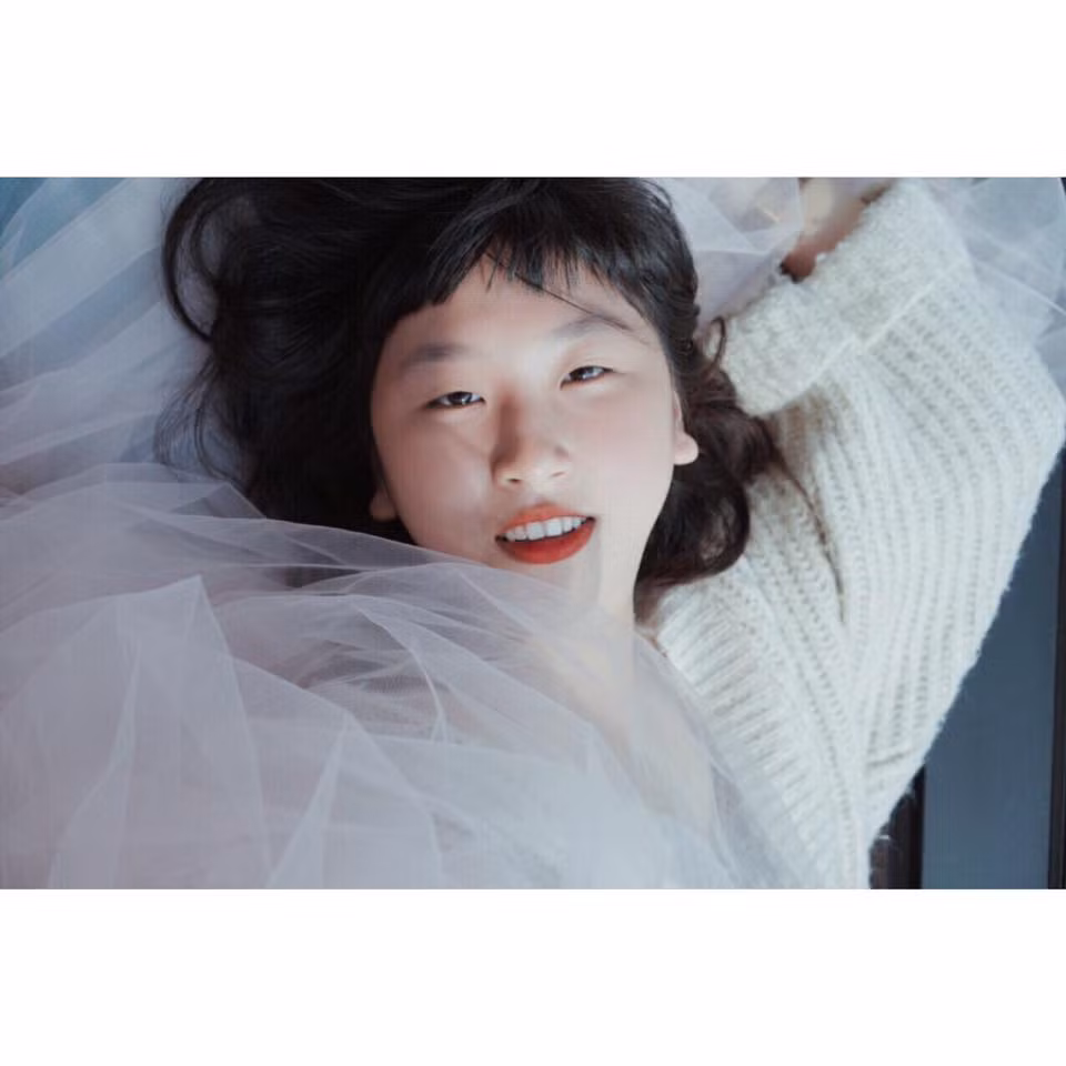 ụ cười rạng rỡ, thần thái “cân cả thế giới” đã giúp Trang Hy thu hút mọi ánh nhìn đến nỗi chẳng ai còn để ý đến chiếc bụng có thừa 1 chút mỡ hay phần cánh tay kém thon gọn.