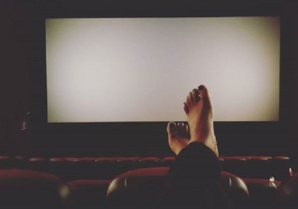 Theo tìm hiểu, thực tế những bức ảnh này được chụp tại một rạp chiếu phim của Trung Quốc.