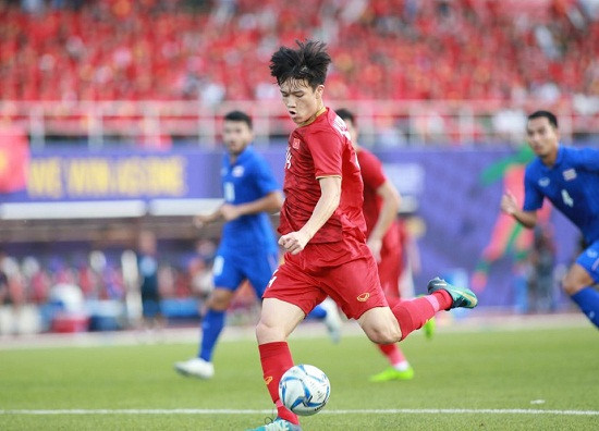 U22 Viet Nam tien Thai Lan len may bay roi SEA Game 30 ngay vong bang-Hinh-7