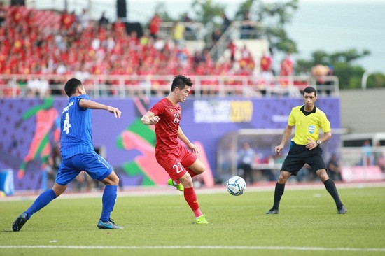 U22 Viet Nam tien Thai Lan len may bay roi SEA Game 30 ngay vong bang-Hinh-6