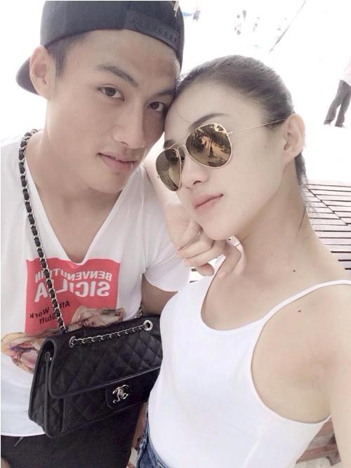 Nhưng chỉ ít tháng sau, tháng 7/2014, Hồng Quân thừa nhận đã chia tay cô người mẫu đang phát triển sự nghiệp tại TP HCM. Cuộc chia tay này của Hồng Quân cũng làm NHM hết sức tiếc nuối vì anh là cầu thủ có tài còn Lê Hà cũng là cô gái có sắc.