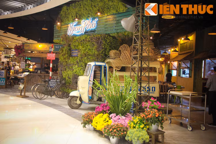 Những quán ăn được bài trí hết sức phong cách cũng trở thành địa điểm chụp ảnh lý tưởng.