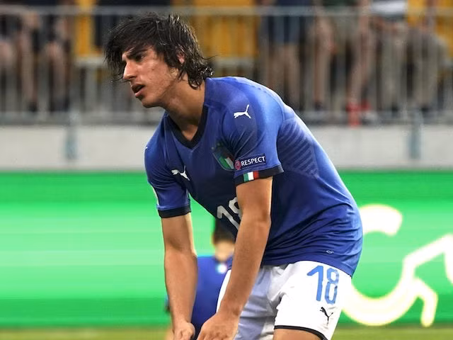 Chuyển nhượng cầu thủ từ Gazzetta dello Sport, Manchester City cũng vừa mới gia nhập cuộc đua cạnh tranh chữ ký của Tonali sau khi chủ tịch Brescia định giá 300 triệu euro.