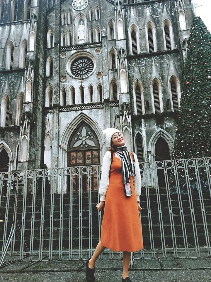 Dù là sáng hay tối nhưng khung cảnh trang hoàng của khu vực Nhà thờ Lớn - Hà Nội đều vô cùng đẹp và bắt mắt.