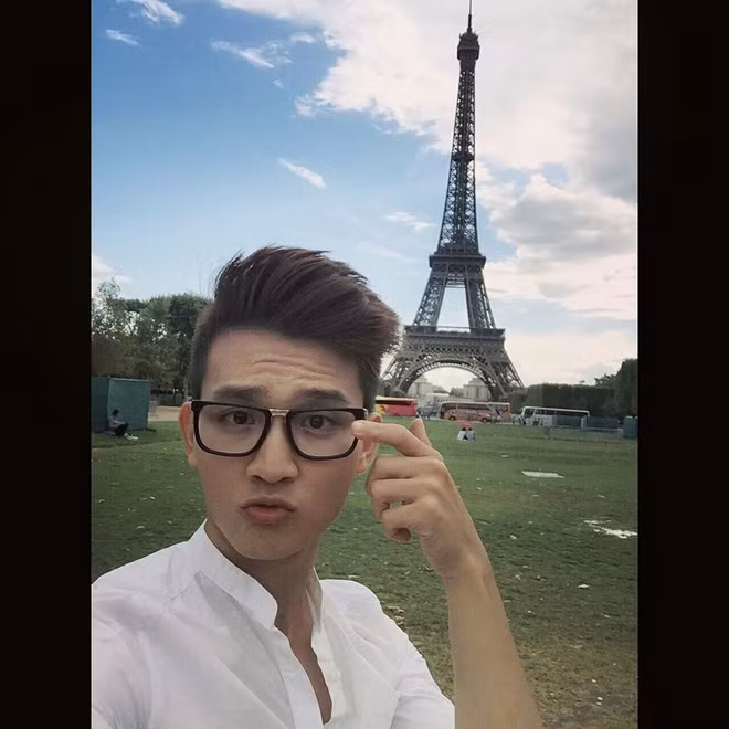 Dù đã 10 năm trôi qua nhưng nếu lên Google hay Facebook và gõ tên anh chàng này, bạn vẫn tìm được vô vàn những bức ảnh cũng như những Facebook giả mạo hot teen Việt đời đầu Ken Kul vẫn còn đang tồn tại.