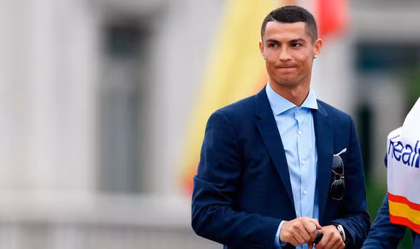 Nguồn El Confidencial cho hay, Chủ tịch Florentino Perez của Real Madrid quyết định bán Cristiano Ronaldo và sẵn sàng ra giá thực tế để chuyển nhượng xảy ra ngay trong hè 2018.