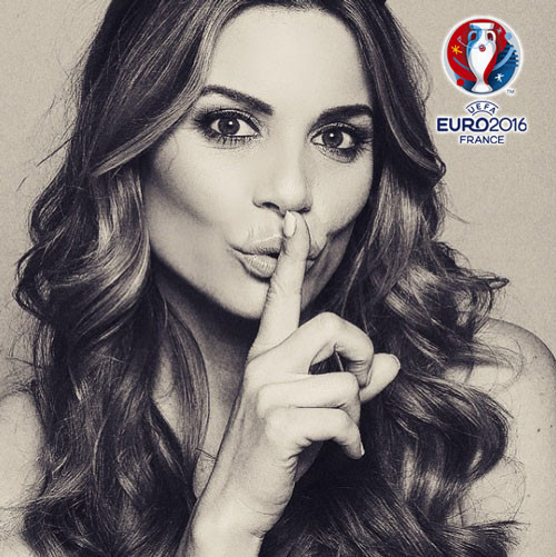 Xuất hiện tại VCK Euro 2016, Charlotte Jackson là chỗ dựa tinh thần lớn của HLV trưởng Chris Coleman để ông đưa ra những sách lược chính xác giúp ĐT Xứ Wales thành công trong hành trình của mình.
