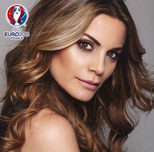 Đôi mắt có hồn và khuôn mặt thon gọn đã mang đến cho Charlotte Jackson chỗ đứng vững chắc trên con đường người mẫu.