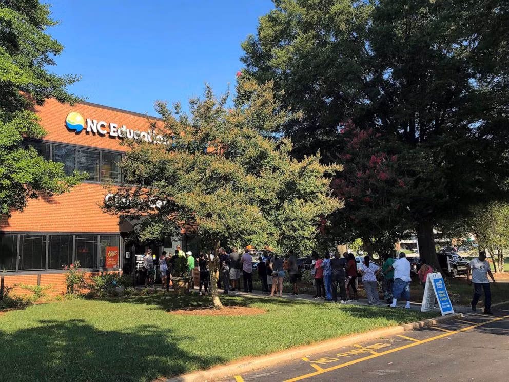 Hon 2000 nguoi trung mot giai doc dac gan 200 ty trong ngay