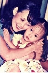 Hot girl Sun Ht và mẹ ngày cô bạn này tròn 5 tuổi.