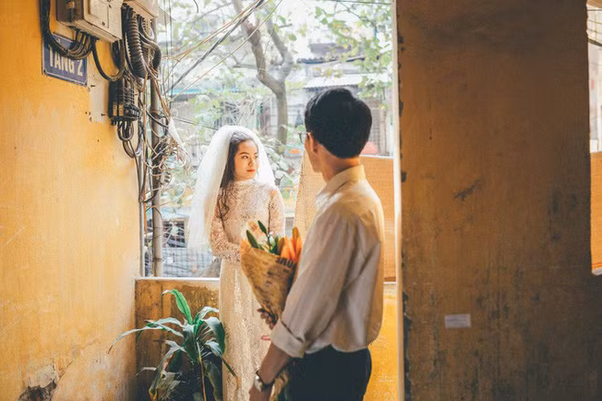 Theo chia sẻ của Sơn Lâm,đĐây là bộ ảnh cưới sớm của cặp đôi để kỉ niệm 3 năm ngày yêu nhau cũng như lời khẳng định chắc chắn về tương lai sẽ nắm tay nhau tới lễ đường.