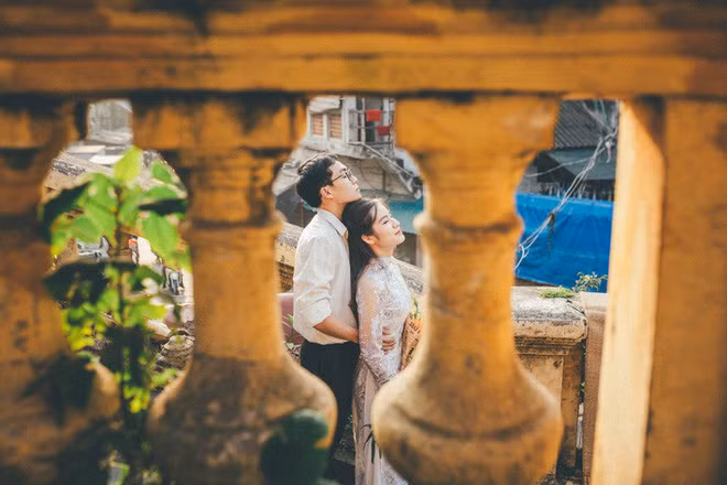 Thời gian yêu nhau dù bận làm thêm và học hành, nhưng cặp đôi này vẫn luôn tranh thủ dành thời gian cho nhau. Tuy nhiên, không phải tình yêu lúc nào cũng màu hồng. Bận học đi làm thêm nên cả hai cũng có khoảng thời gian mâu thuẫn, cãi cọ, và không ít lần nói lời chia tay.