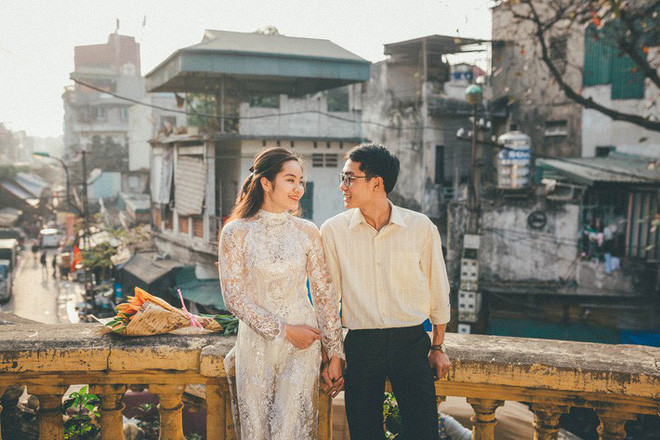 Vì cả hai còn là sinh viên, nên đây cũng là thời kì khó khăn họ cùng nếm trải thời sinh viên như cả tháng ăn mỳ tôm, vay nhau tiền mua bình gas... Chính vì những kỉ niệm đáng nhớ này nên họ đã nghĩ đến bộ ảnh: "Một ngàn chín trăm hồi đó".