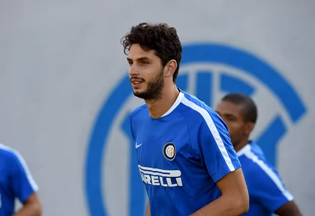 Andrea Ranocchia được kỳ vọng là "Nesta mới" của Italy. Tuy nhiên sự nghiệp của Ranocchia đang đứng trước nguy cơ lụi tàn nếu anh cứ tiếp tục gắn bó với Inter Milan. Cựu đội trưởng của Inter Milan đang sống trong những ngày tháng đen tối nhất kể từ khi chuyển đến Giuseppe Meazza vào năm 2010. Nếu muốn tham dự VCK Euro 2016 trên đất Pháp thì cầu thủ này phải tìm mọi cách để chứng tỏ bản thân và được ra sân thi đấu.