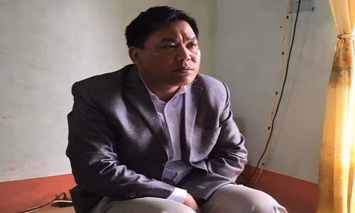 Vu bao ve dam o hoc sinh tieu hoc: Hieu truong chua het soc-Hinh-2