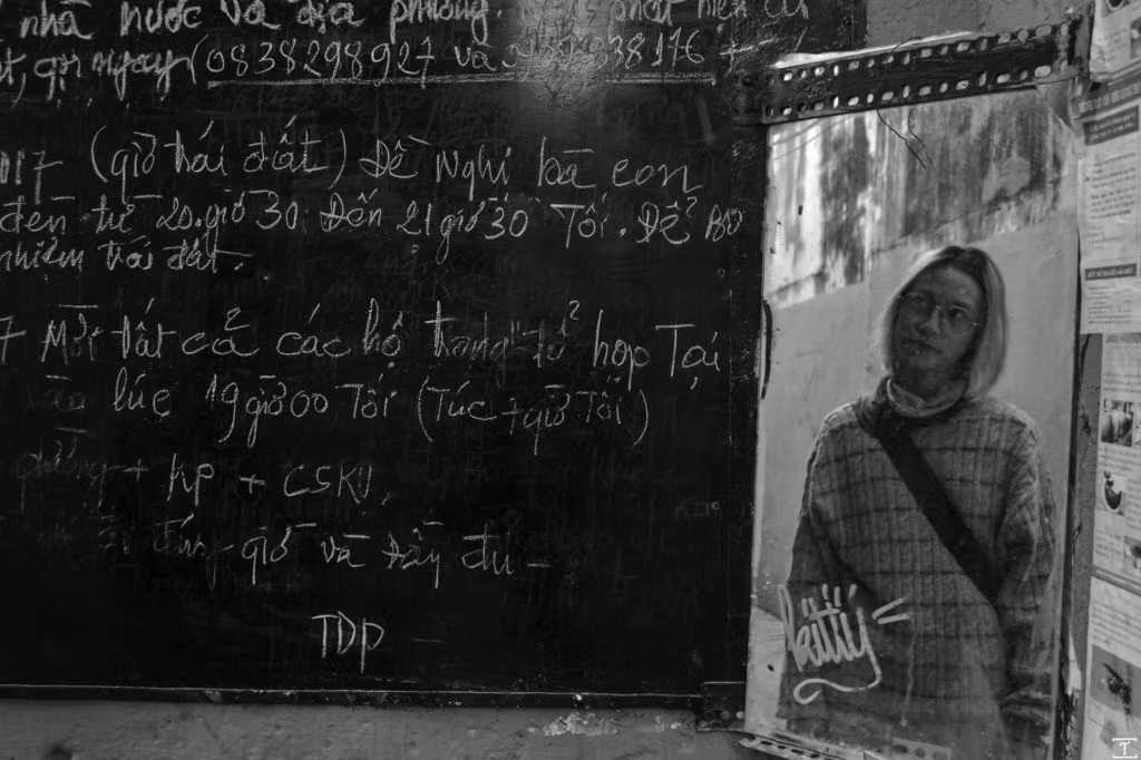 4. Hẻm xanh Celeb: Chúng tôi hay gọi hẻm 59 Nguyễn Du là hẻm xanh do trước đây nguyên mảng tường của hẻm là một màu xanh trời. Nơi này một thời làm mưa làm gió, thu hút giới trẻ đến tham quan và chụp hình.