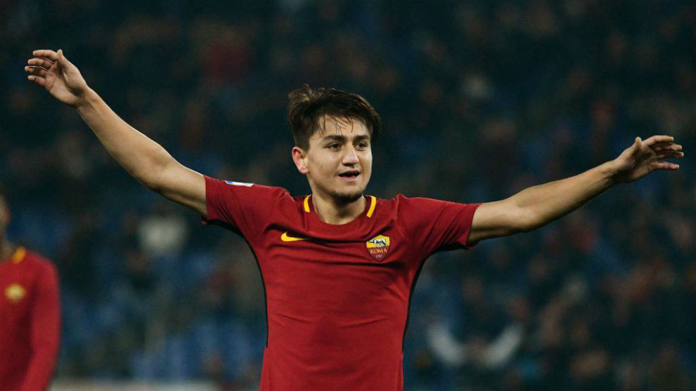 Theo tiết lộ từ tờ II Messaggero, cả Arsenal và Tottenham vẫn đang theo đuổi Cengiz Under, cầu thủ chạy cánh của AS Roma.