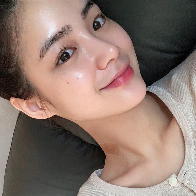 Cô nàng mặt mộc trở nên hot trên Instagram đó là người mẫu ảnh Hàn Quốc - Hong Soo Joo.