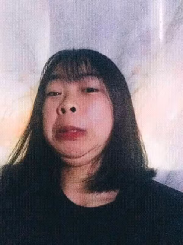 Cũng vì vậy, mới đây trên mạng xã hội, hội chị em hai cằm đã được lập ra và đây là nơi để họ cùng nhau khoe đặc sản cằm hai ngấn của mình.