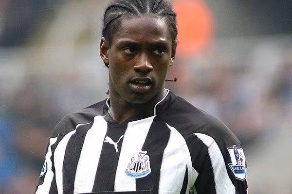 Tháng 2/2013, tiền vệ Nile Ranger bị cảnh sát bắt giữ ngay tại nhà riêng ở Forest Hall, North Tyneside sau khi bị cáo buộc vì tội hiếp dâm phụ nữ tại một khách sạn ở Newcastle.