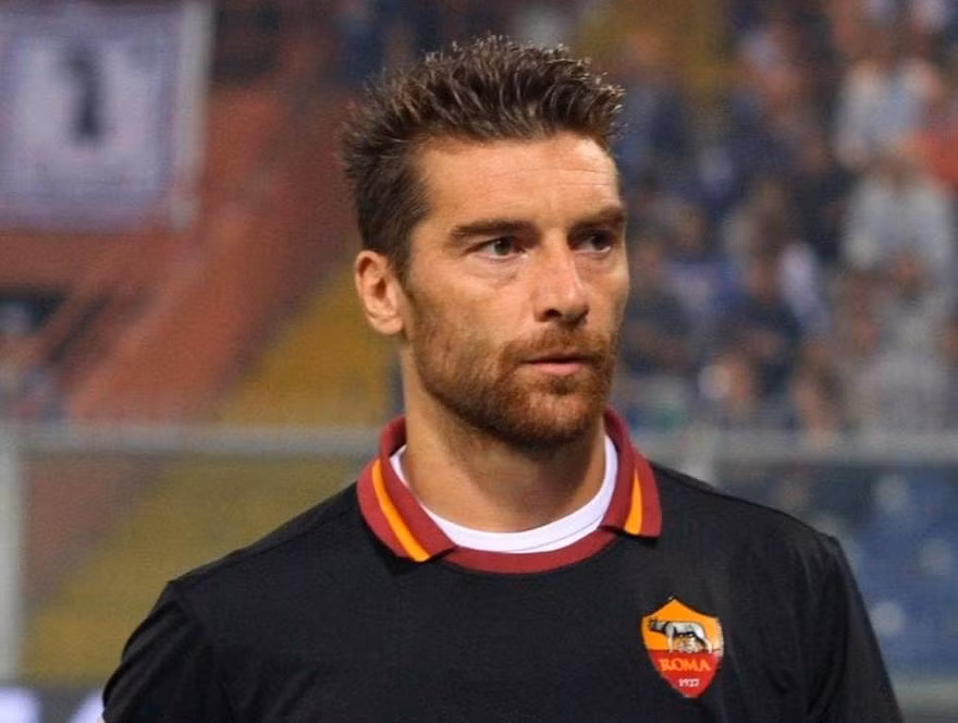 Mùa giải này, De Sanctis đã chơi 27 trận cho AS Roma. Anh để thua 18 bàn và 14 lần giữ sạch lưới. Với thành tích ấn tượng ở mùa giải này, rất có thể AS Roma vẫn chưa phải lo lắng cho việc đi tìm người thay thế De Sanctis ở những mùa giải tiếp theo.