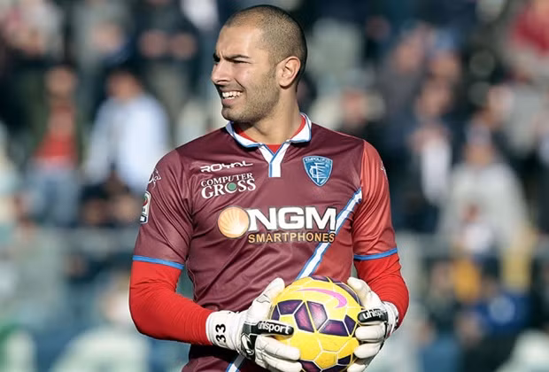 Empoli chỉ là đội bóng hạng trung tại Serie A. Nhưng mùa giải này họ đã trở thành một trong những đối thủ khó nhằn nhất tại Serie A với lối chơi chắc chắn và đầy tính hiệu quả. Người góp công lớn giúp CLB này xây dựng được điều đó là thủ thành Luigi Sepe.