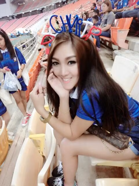 Wariya Wongputtha cũng là một CĐV nhiệt thành của ĐT Thái Lan và đặc biệt là CLB Bangkok FC đang thi đấu tại giải Thai League.