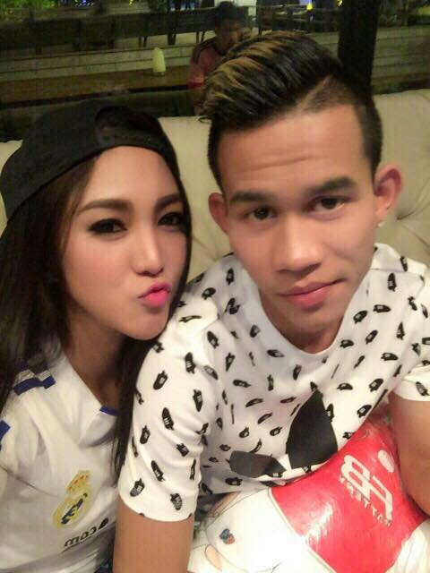 Được biết mối tình của Wariya Wongputtha và Sarawat Dechmitr bắt đầu từ năm 2013.